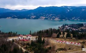Pensiunea Farmecul Naturii Si Casute Individuale De Inchiriat Colibita