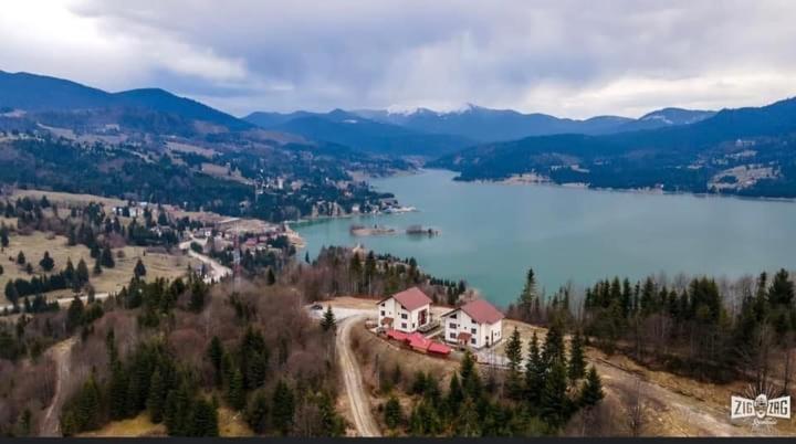 Pensiunea Farmecul Naturii Si Casute Individuale De Inchiriat Colibiţa Exterior foto